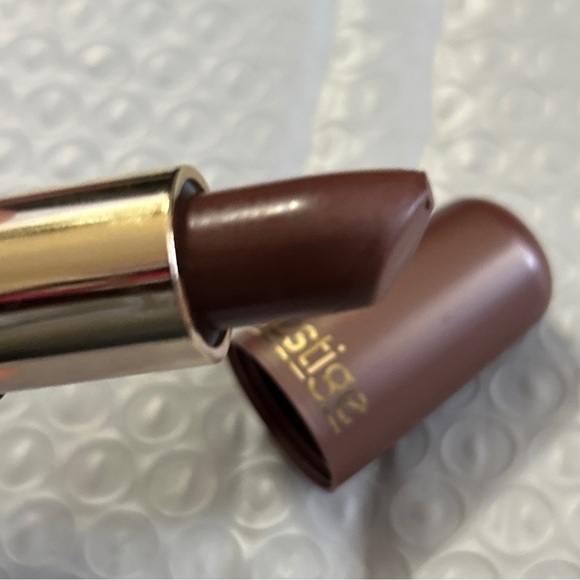 Prestige Cosmetics Lipstick damaged - Picture 10 of 10